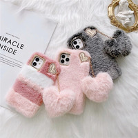 Coque de téléphone portable d'hiver douce en forme de cœur, étui de téléphone mignon en fourrure pour fille, anti-chute et anti-perte pour la série iPhone
