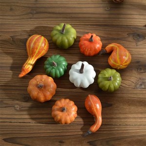 Nouvelles citrouilles artificielles en mousse blanches rustiques pour la récolte, Halloween, Noël, la remise des diplômes, la décoration intérieure et la sculpture de Pâques, disponibles en différentes tailles - Product Image 1