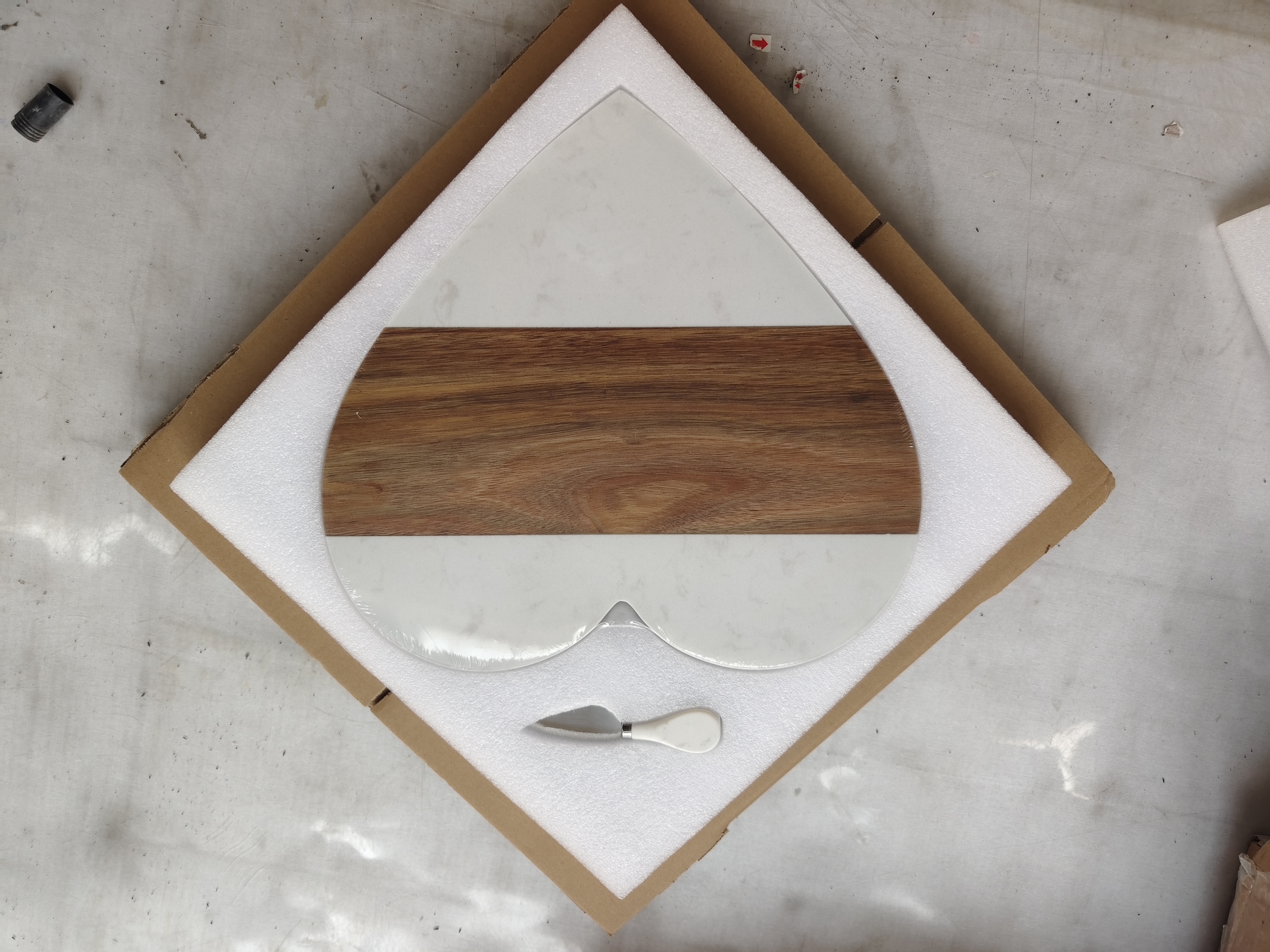 Tavola a cuore + coltello da formaggio 1 pz