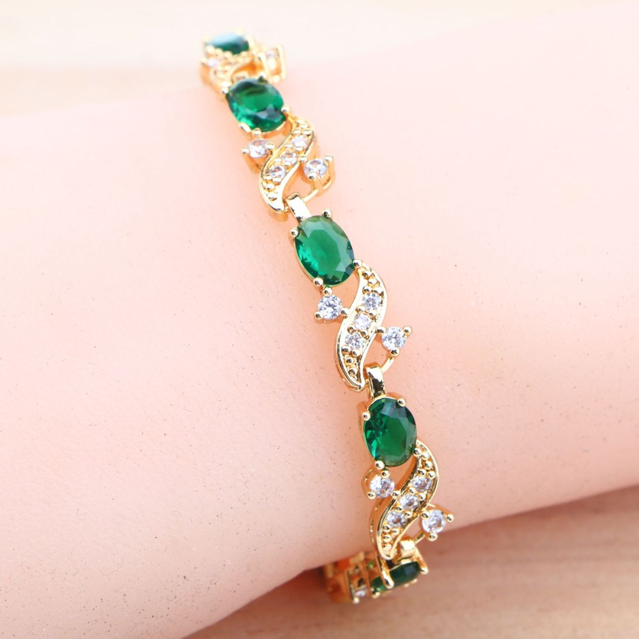 สีเขียว