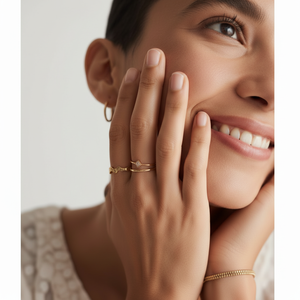 Anillo Abierto Estrella de Diamante Pavé en Oro Blanco de 14K con Rodio y Chapado en Oro de 14K con Incrustaciones de Circonita, Joyería para Boda o Regalo - Product Image 1