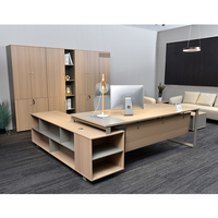 Bureau de direction moderne haut de gamme au design unique en cuir pour PDG, directeur général ou manager