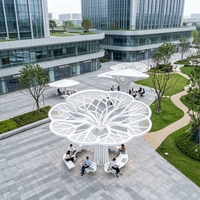 Sculpture d'arbre géante moderne en acier inoxydable blanc personnalisée avec sièges et éclairage LED pour place publique extérieure de centre commercial