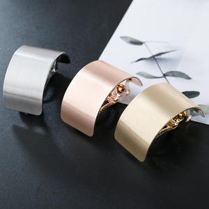 À la mode 4.9cm métal Snap épingle à <span class=keywords><strong>cheveux</strong></span> or courbé <span class=keywords><strong>Volume</strong></span> <span class=keywords><strong>Barrette</strong></span> pinces à <span class=keywords><strong>cheveux</strong></span> automatiques Style européen américain alliage pince à <span class=keywords><strong>cheveux</strong></span> - Product Image 2