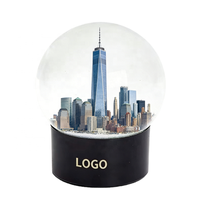 Globe à neige personnalisé avec la silhouette de New York, décoration en résine du One World Trade Center avec base logo