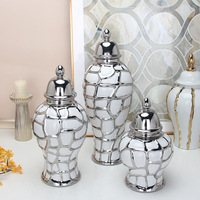Usine directement vente pot de gingembre blanc avec détails or/argent Vase en céramique blanche pour la décoration de la maison fête de mariage Ins
