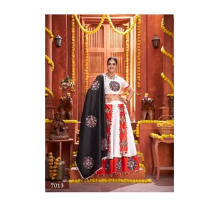Haute qualité Gamthi et Aari travail spécial traditionnel Navaratri Lehenga Choli pour la vente à l'exportation depuis l'Inde - Product Image 1