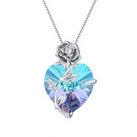 Collier Fleur de Rose en Laiton Plaqué Rhodium avec Chaîne Corde et Cristaux – Bijou pour Femme, Cadeau de Fiançailles, Accessoire