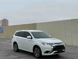 מיצובישי אאוטלנדר 2022 אוטומטית, הגה שמאלי, ריפודי עור כהים, ג'אנטים R19, SUV, הנעה קדמית, מנוע 2.0 ליטר, 63000 קילומטרים נסיעה. - Product Image 2