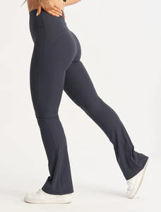 Migliora il tuo stile con Leggings a coste con torcia che offrono un senso di libertà e raggiungono un livello completamente nuovo nei pantaloni - Product Image 2