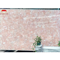 Dalle de marbre rose translucide en quartzite cristallin pour mur d'accentuation, éclairage et table à manger