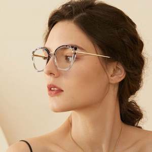 Gafas de Sol de Moda con Logotipo Personalizado al por Mayor, Monturas de Metal con Diseño de Ojo de Gato para Mujer, Gafas Fotocromáticas Anti Luz Azul para Mujer - Product Image 2
