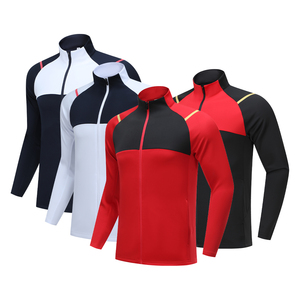 Chándal personalizado de suministro de fábrica con juego de jogging de rayas laterales para entrenamiento diario y eventos deportivos al aire libre - Product Image 1