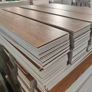 Suelo SPC de <span class=keywords><strong>piedra</strong></span> interior de madera gris claro de vinilo de lujo antideslizante de alta calidad - Product Image 3