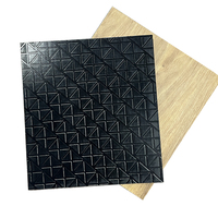 Hot Home Decor Revêtement de sol en vinyle Style moderne Marbre blanc Carreaux de sol peler et coller Revêtement de sol en PVC respectueux de l'environnement Colle vers le bas