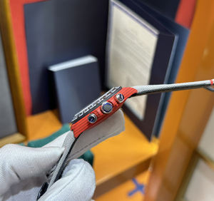 Reloj de Lujo para Hombre, Personalizado, con Movimiento 4130, Esfera de Fibra de Carbono Mecánica - Product Image 6