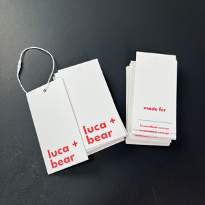 Étiquette suspendue personnalisée en papier blanc avec logo imprimé en couleur, étiquette de vêtement avec cordon pour marque de vêtements - Product Image 4