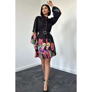 เสื้อเบลาส์และเสื้อเชิ้ตผู้หญิงลายดิจิทัลสีดำขายส่ง ดีไซน์ดิจิทัลหรูหราบนผ้าคุณภาพพรีเมียม - Product Image 3