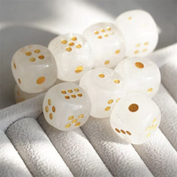 Nouveaux accessoires de jeu : dés en pierre naturelle (Œil de tigre, Améthyste, Agate mousse, Quartz rose, Jade), cristaux de guérison polis en forme de cube