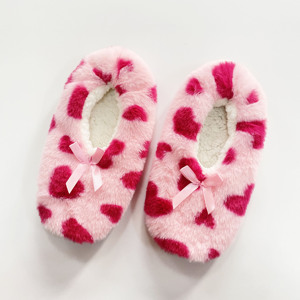 Vente en gros d'usine de chaussures F d'intérieur pour femmes pantoufles de sol en fourrure prix bon marché chaussures pour femmes chaussettes de yoga pour filles - Product Image 3