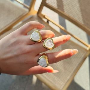 फैशन डिजाइनर विशाल जिरकॉन डायमंड हार्ट शेप फिंगर की छल्ले 18k सोने की लुगस्टोन गहने की अंगूठी महिलाओं के लिए सेट - Product Image 2