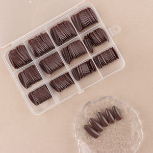 Vente en gros de 240 faux ongles artificiels par boîte, couleur unie, courts, en forme d'amande, à coller - Product Image 3