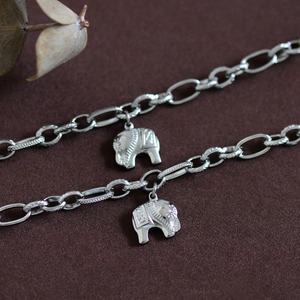 Pulsera de Acero Inoxidable de Lujo Personalizada, Resistente al Deslustre y al Agua, con Dije de Elefante, para Mujer, Venta al Por Mayor - Product Image 4