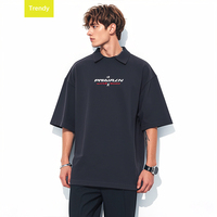 T-shirt à logo holographique de qualité supérieure, col en V, coupe ajustée, briller et faire une déclaration avec ce t-shirt tendance
