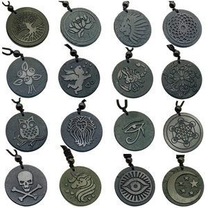 Productos espirituales de moda colgantes de cristal Shungite negro de forma redonda con cuerda <span class=keywords><strong>Runas</strong></span> de Luna joyería de cristal Natural <span class=keywords><strong>para</strong></span> regalos - Product Image 1