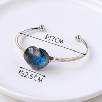 Groothandel natuurlijke kristallen langwerpige hartvormige armband. De perfecte keuze voor Valentijnsdag en Moederdagcadeaus.