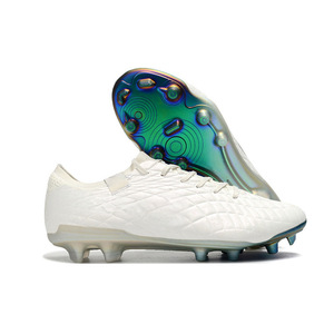 Crampons <span class=keywords><strong>de</strong></span> football professionnels FG 2025 chaussures d'entraînement avec goujons courts moulés 3D crampons en TPU moulés pénétration optimale - Product Image 3