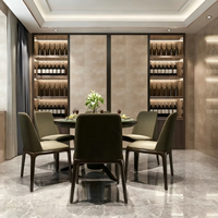 Meuble à vin moderne en verre sur mesure avec panneau en bois, vitrine et rangement écologiques pour la maison