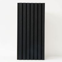 Panneaux acoustiques en lattes de bois, panneaux muraux insonorisants avec feutre polyester pour la décoration d'hôtels, restaurants, bars et bureaux