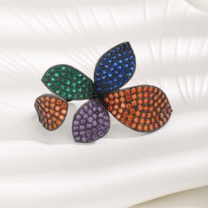 Anillo Floral Grande <span class=keywords><strong>de</strong></span> Cristal Colorido al por Mayor, Chapado en <span class=keywords><strong>Oro</strong></span> <span class=keywords><strong>de</strong></span> 18K, <span class=keywords><strong>con</strong></span> Circonitas Arcoíris y Micropavé, Joyería para Fiesta <span class=keywords><strong>de</strong></span> Cóctel - Product Image 3