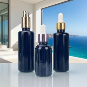 Vente en gros de flacons en verre violet 30ml 50ml 100ml, flacon compte-gouttes en verre rond noir foncé personnalisé pour huile essentielle avec bouchon en bambou/doré - Product Image 2
