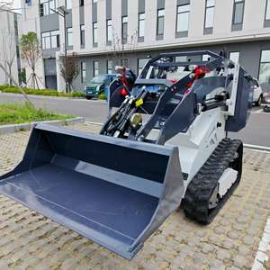 Un petit chargeur coulissant multifonctionnel monté sur chenilles adapté à la démolition intérieure sur les chantiers de construction - Product Image 5