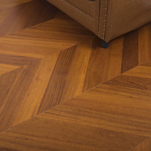 Plancher en bois d'ingénierie REACH à trois couches, chêne européen brillant, grade ABC, écologique, système clic, 12 mm, motif chevrons, pour écoles - Product Image 1