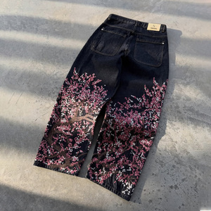 กางเกงยีนส์ปักลายปลาคาร์ฟซากุระสไตล์โอเรียนทัลสตรีทแวร์สำหรับผู้ชาย - Product Image 4