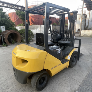 Original Japan <b>Used</b> DIESEL Diesel Komatsu Forklift WITH Best Price Very Good Condition IN STOCK - Product Image 1