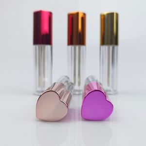 Tubos de Brillo Labial Coloridos en Forma de Corazón Rosa de Marca Privada, Envases Cosméticos - Product Image 2