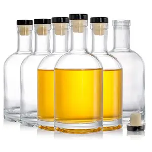 Commercio all'ingrosso personalizzato 500ml 700ml 750ml 1000ml bottiglia di liquore di vetro vuota bottiglia di Vodka Gin con sughero Gin bottiglia di vetro fabbrica