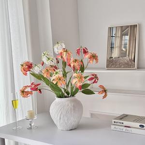 Ramo de Lirios Artificiales de Seda, Flores Rojas, Naranjas y Blancas, Alta Simulación, Decoración para Bodas y Hogar, Estilo Minimalista - Product Image 1