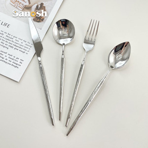 SANOSH Ensemble de <span class=keywords><strong>couverts</strong></span> de luxe en acier inoxydable 18/8, couteau, fourchette, cuillère, manche à motif perforé, finition miroir, pour l'hôtellerie - Product Image 2