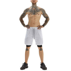 Pantalones cortos de jogging de satén para hombre de alta calidad, deportes personalizados, entrenamiento ligero informal, entrenamiento de gimnasia con estampado sublimado y bolsillos - Product Image 1