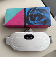 Tragbarer Wärmegürtel für Menstruationsbeschwerden mit Massagefunktion zur Schmerzlinderung am Körper