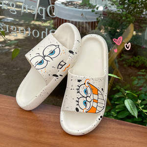 Pantoufles pour femmes, motif graffiti de dessin animé, plage en plein air, antidérapantes, sandales de salle de bain pour couple, nouvelles chaussures d'été pour femmes - Product Image 3