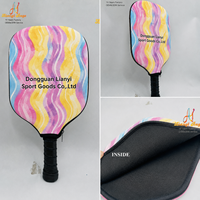 Housse de raquette de pickleball entièrement imprimée, rembourrée, avec surface entièrement imprimée et passepoil, pour utilisation sur terrain extérieur, fabrication sur mesure