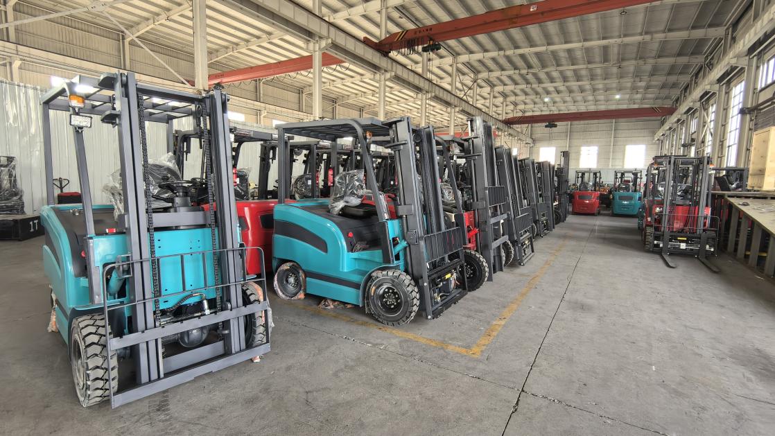 80 Ton Crawler Crane QUY80 With 83 m Main Boom