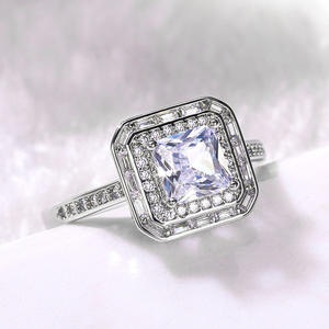 Anello di Fidanzamento F753 in Oro Bianco con Diamante Naturale Taglio Asscher Colore G per Donna - Product Image 2