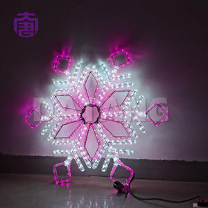 Guirnalda de Luces LED Personalizada IP65 con Diseño de Copos de Nieve, Decoración para Interiores/Exteriores, Aplicaciones de Iluminación para Navidad, Diwali y Fiestas, Certificación CE y RoHS - Product Image 3